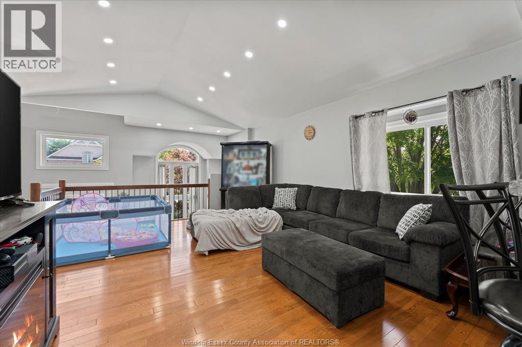 4697 Helsinki Crescent, Windsor, Ontario  N9G 3G2 - Photo 6 - 26020199