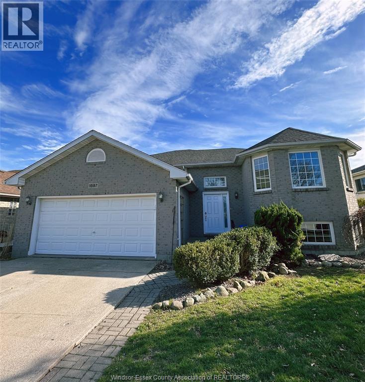 1597 WHITEWOOD, Lakeshore, Ontario