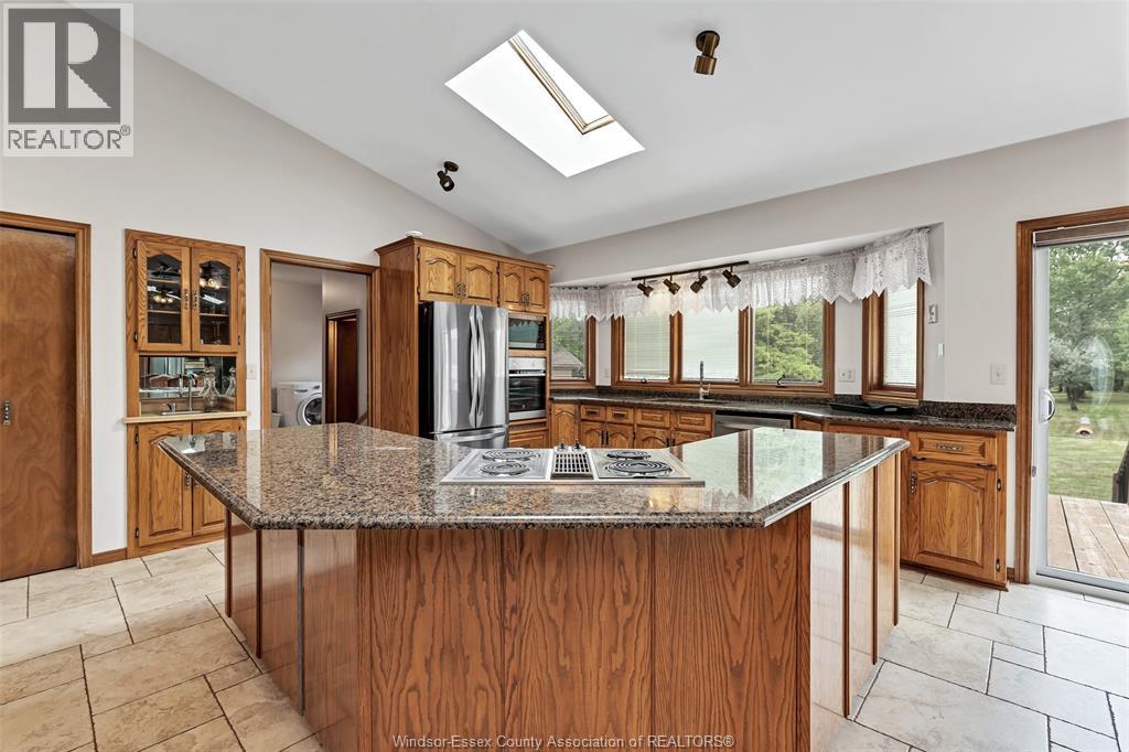 367 Elmstead, Lakeshore, Ontario  N8N 2L9 - Photo 28 - 26020254