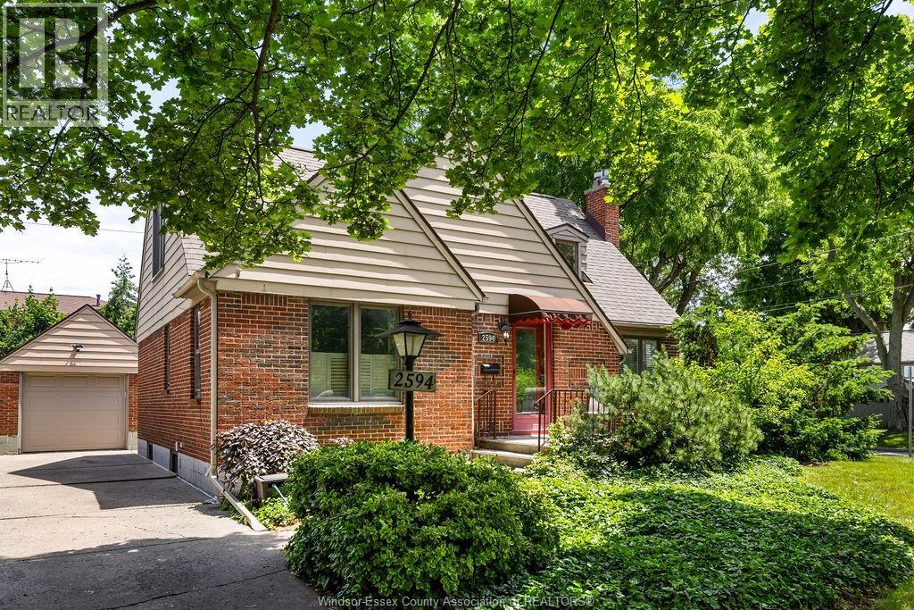2594 BUCKINGHAM, Windsor, Ontario