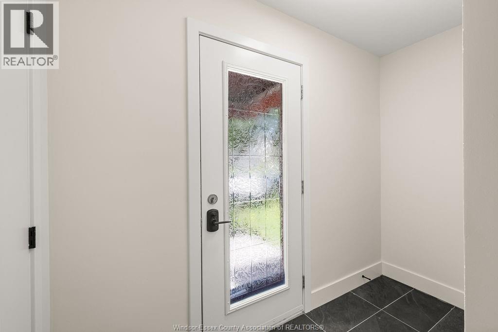 2594 Buckingham, Windsor, Ontario  N8T 2B6 - Photo 4 - 26020244