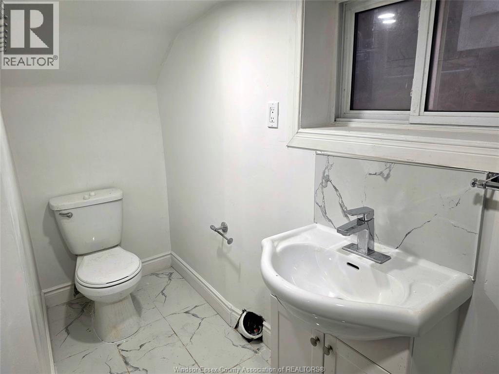 1126 Louis Avenue, Windsor, Ontario  N9A 1Y2 - Photo 12 - 26020261