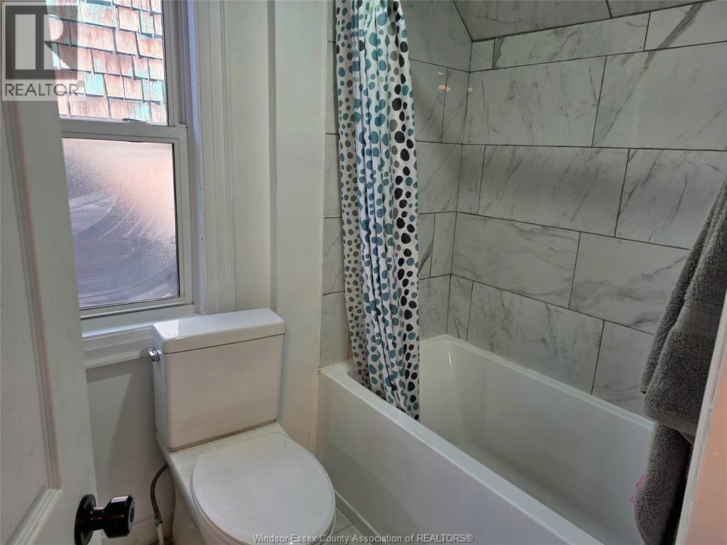 1126 Louis Avenue, Windsor, Ontario  N9A 1Y2 - Photo 16 - 26020261
