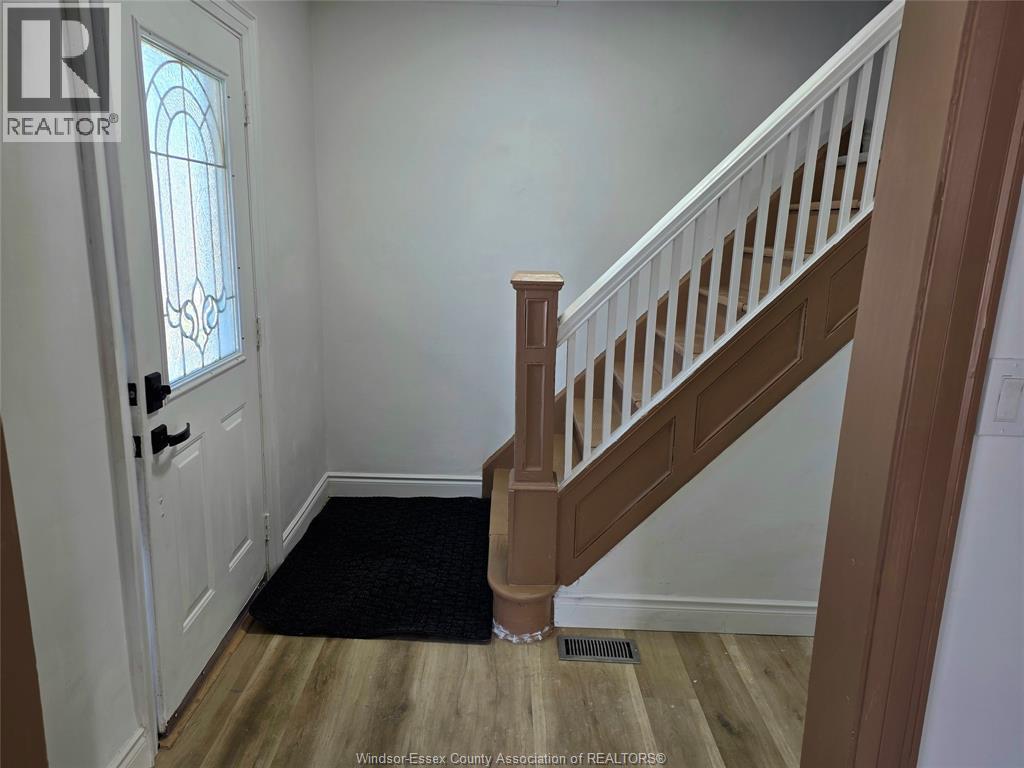 1126 Louis Avenue, Windsor, Ontario  N9A 1Y2 - Photo 6 - 26020261