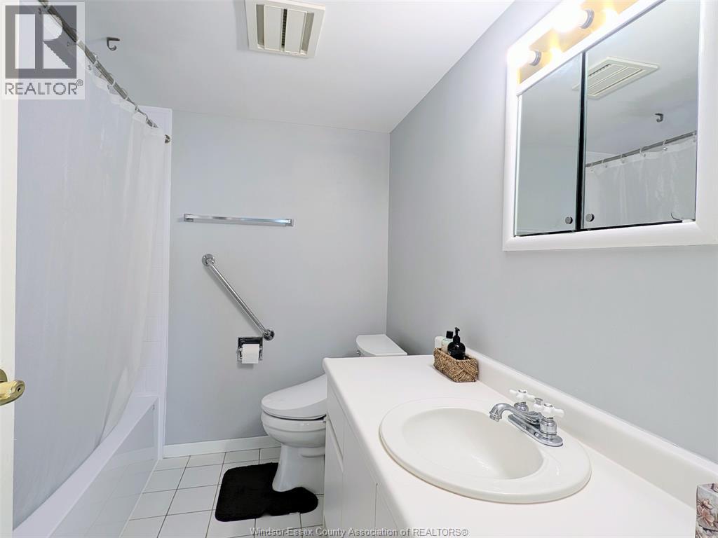 3601 Riverside Drive East Unit# 604, Windsor, Ontario  N8Y 4Y2 - Photo 12 - 26020274
