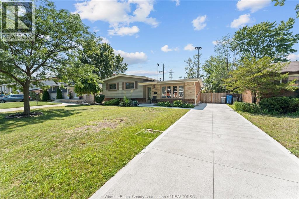4235 Mitchell Crescent, Windsor, Ontario  N9G 2G1 - Photo 5 - 26020310