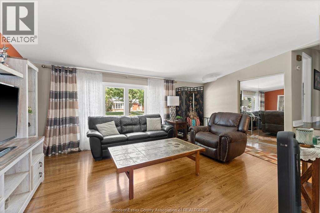 4235 Mitchell Crescent, Windsor, Ontario  N9G 2G1 - Photo 7 - 26020310