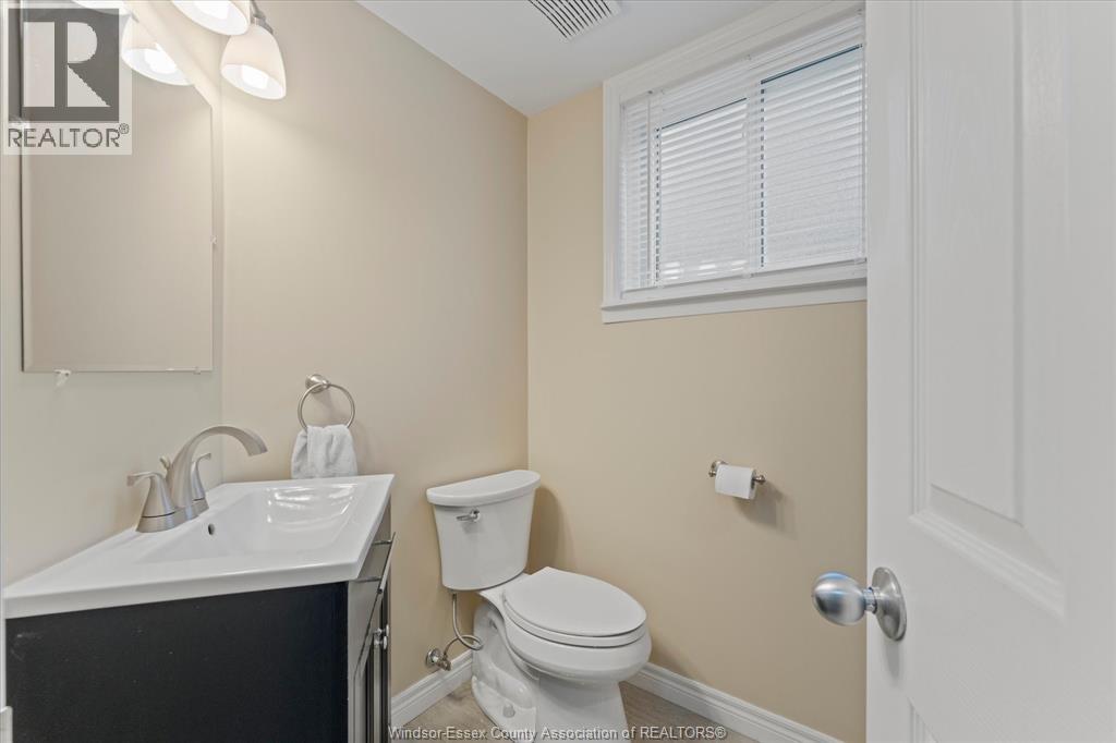2402 St. Alphonse Avenue, Tecumseh, Ontario  N8N 2W9 - Photo 22 - 26020312