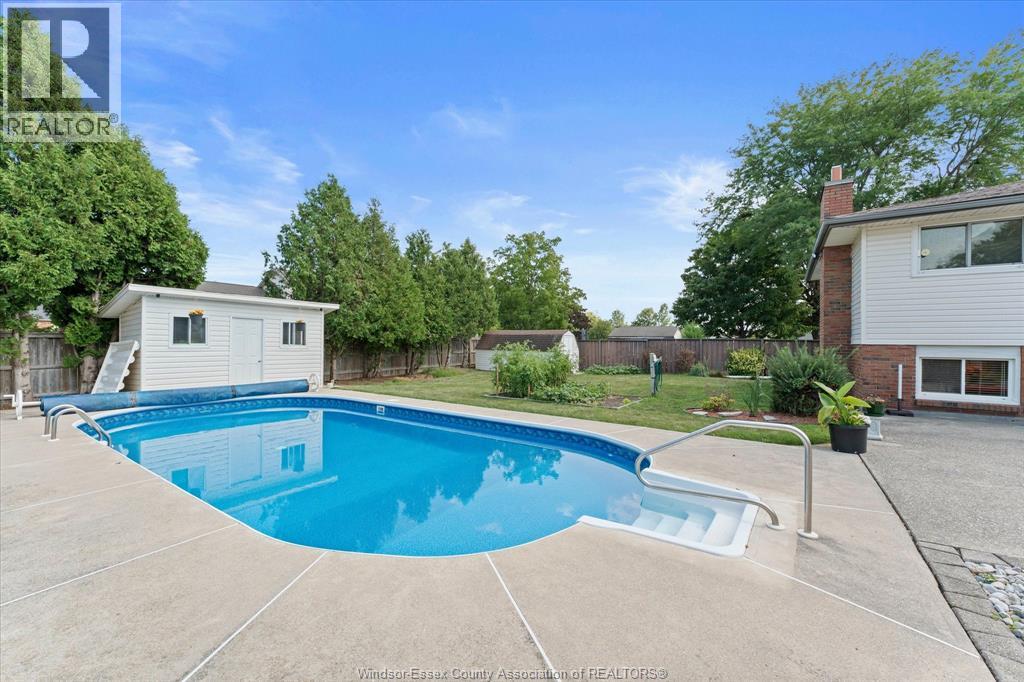 2402 St. Alphonse Avenue, Tecumseh, Ontario  N8N 2W9 - Photo 30 - 26020312