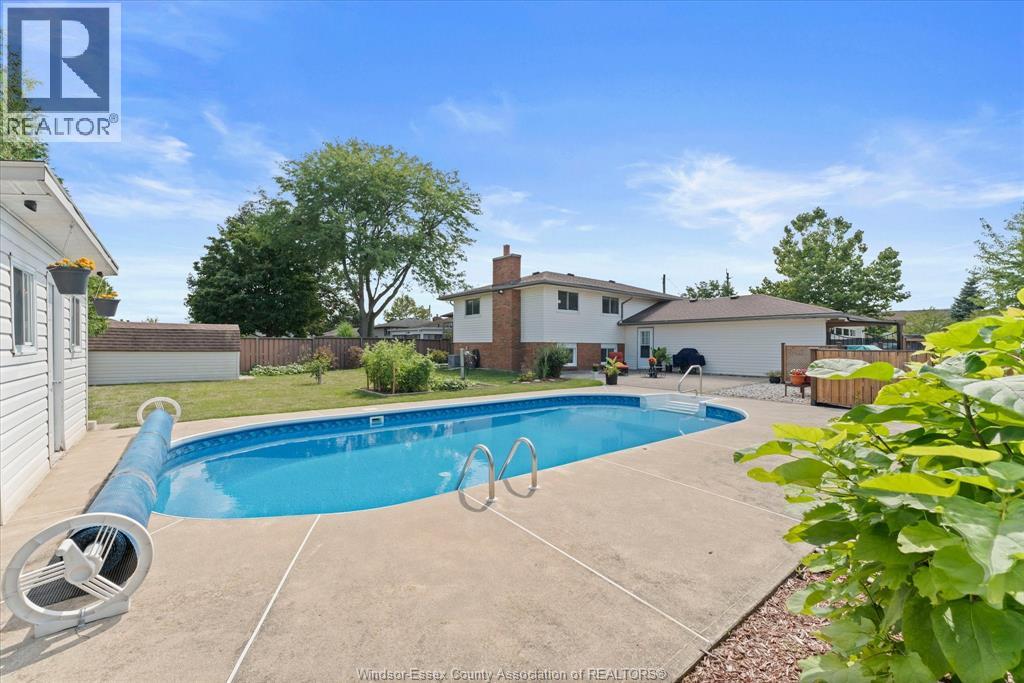 2402 St. Alphonse Avenue, Tecumseh, Ontario  N8N 2W9 - Photo 31 - 26020312