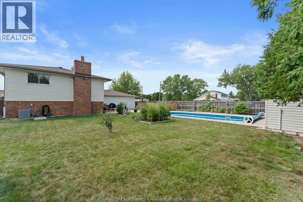 2402 St. Alphonse Avenue, Tecumseh, Ontario  N8N 2W9 - Photo 33 - 26020312