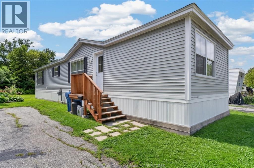 122 STEVEN COURT, Essex, Ontario