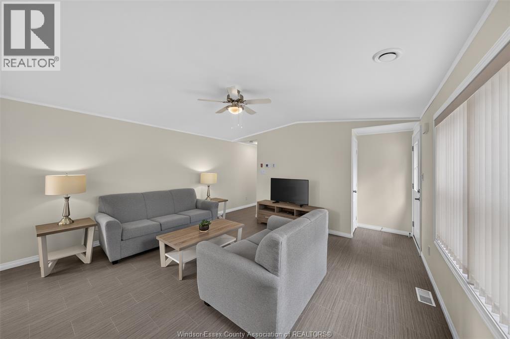 122 Steven Court, Essex, Ontario  N8M 1Z9 - Photo 6 - 26020340
