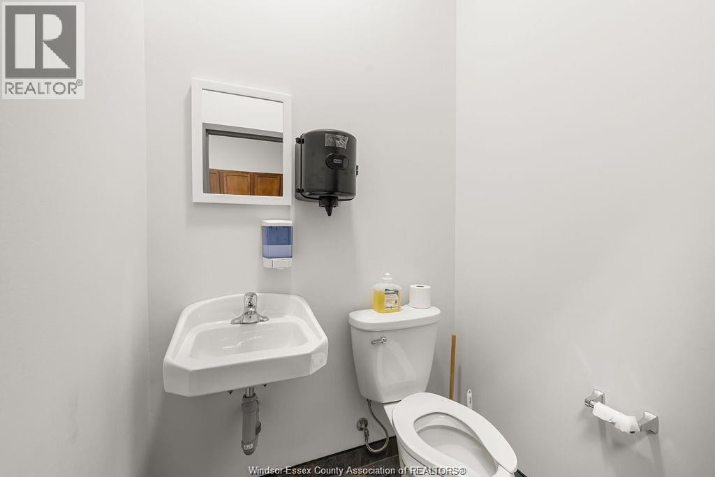 4600 Rhodes Drive Unit# 4, Windsor, Ontario  N8W 5C2 - Photo 23 - 26020352