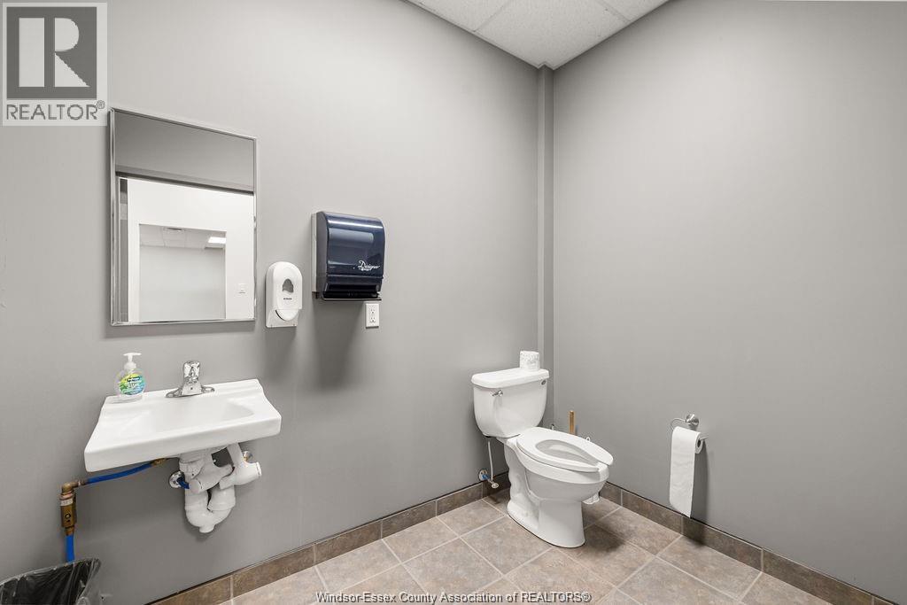 4600 Rhodes Drive Unit# 4, Windsor, Ontario  N8W 5C2 - Photo 26 - 26020352