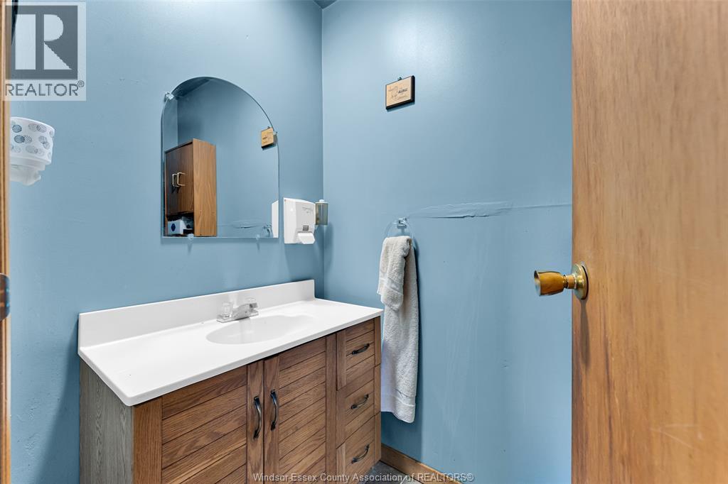 2258 Parkwood, Windsor, Ontario  N8W 2J9 - Photo 15 - 26020320