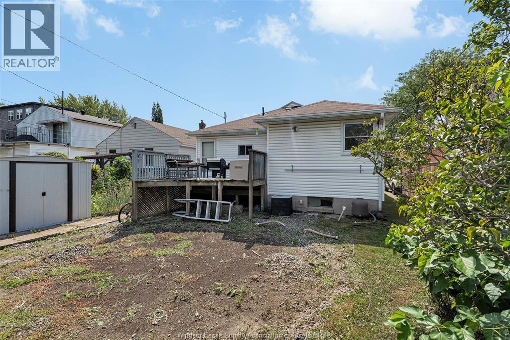 2258 Parkwood, Windsor, Ontario  N8W 2J9 - Photo 17 - 26020320