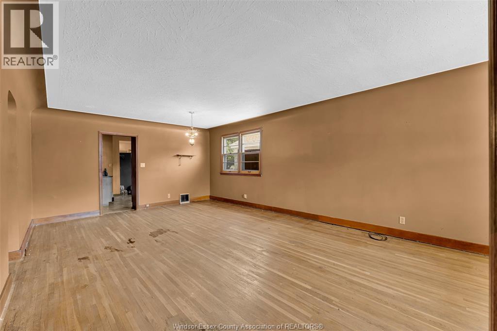 2258 Parkwood, Windsor, Ontario  N8W 2J9 - Photo 6 - 26020320