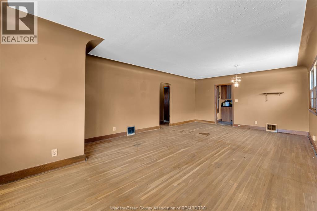 2258 Parkwood, Windsor, Ontario  N8W 2J9 - Photo 7 - 26020320