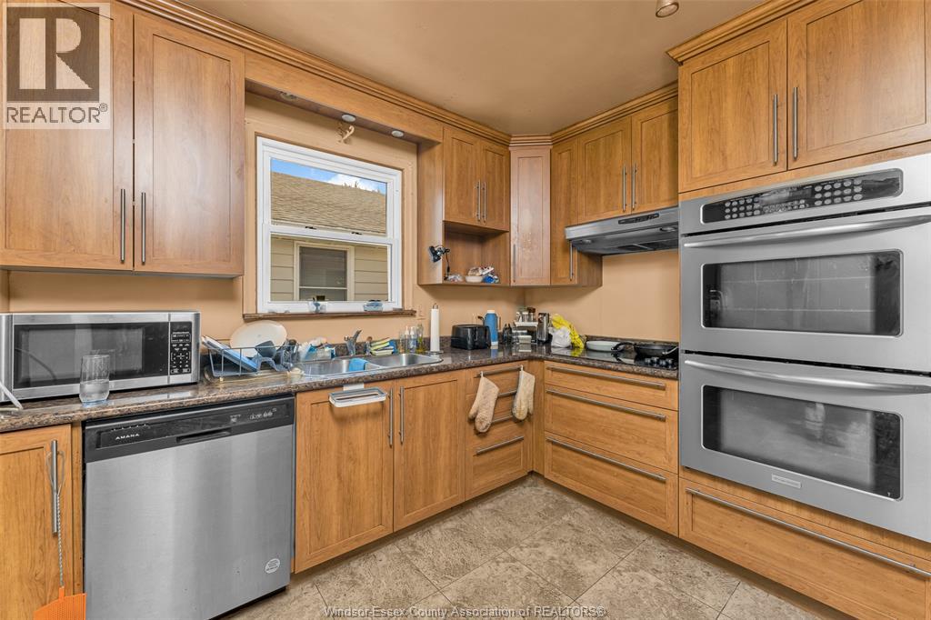2258 Parkwood, Windsor, Ontario  N8W 2J9 - Photo 8 - 26020320