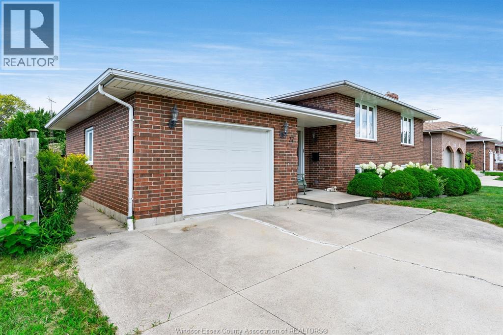 37 Elizabeth Crescent, Leamington, Ontario  N8H 4Y4 - Photo 32 - 26020343