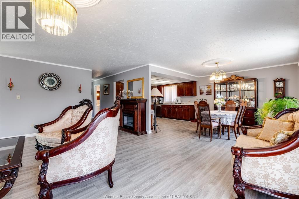 37 Elizabeth Crescent, Leamington, Ontario  N8H 4Y4 - Photo 5 - 26020343