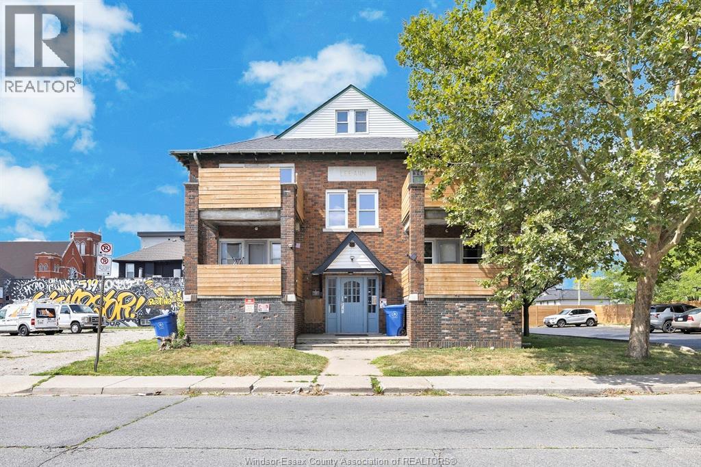 561 Parent Avenue, Windsor, Ontario  N9A 2C2 - Photo 2 - 26020329