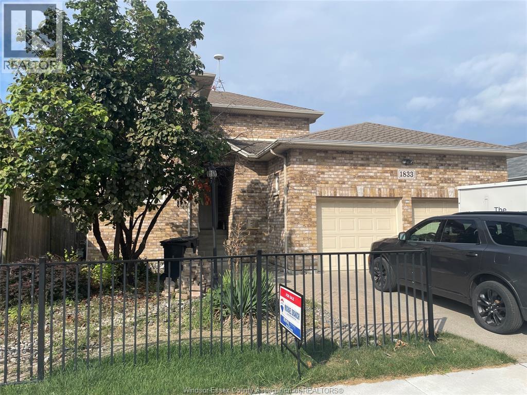 1833 ST . LUKE ROAD, Windsor, Ontario