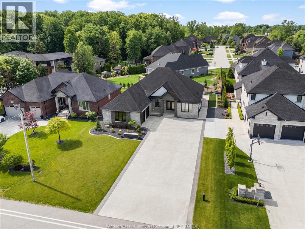 351 OLD TECUMSEH, Lakeshore, Ontario