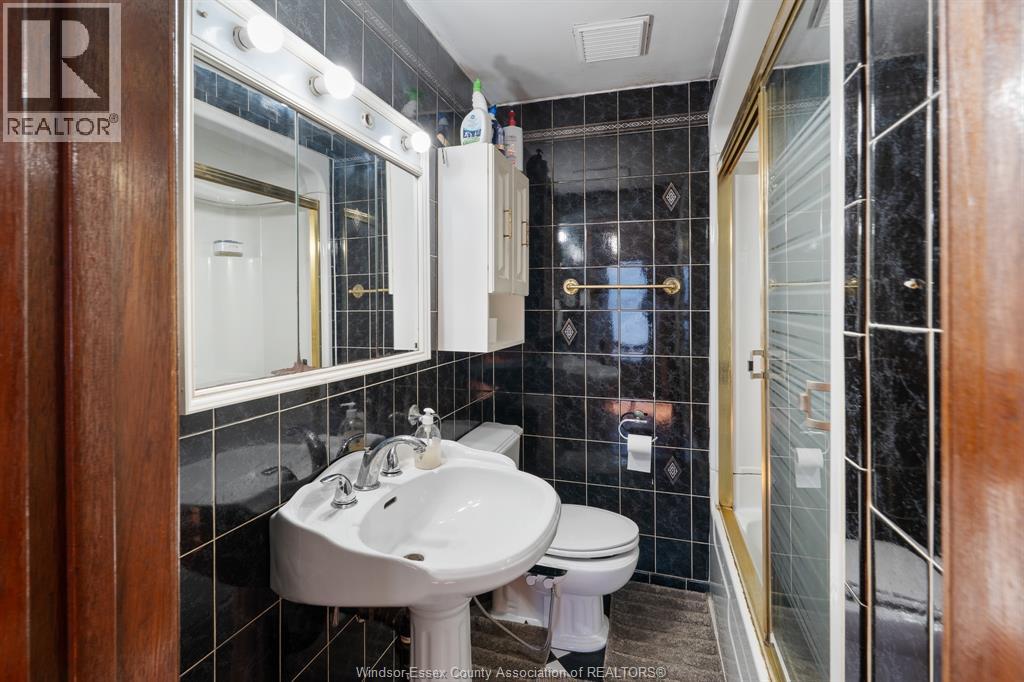 497 Caron Avenue, Windsor, Ontario  N9A 5B5 - Photo 6 - 26020300