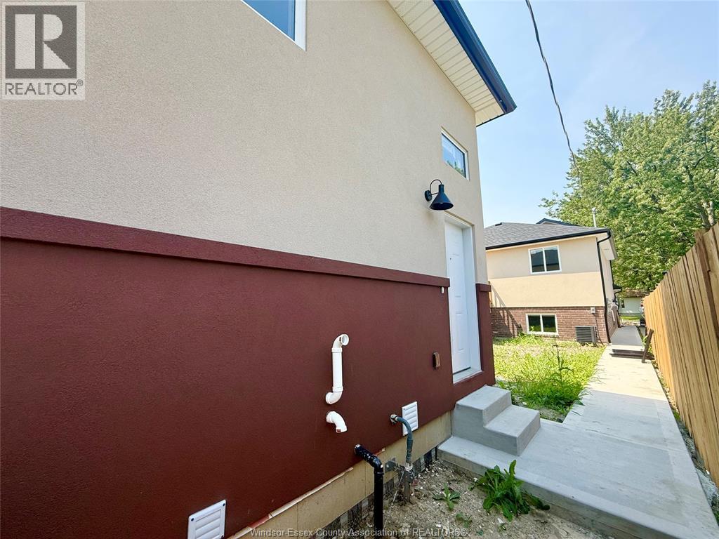 1740 Buckingham Drive, Windsor, Ontario  N8T 2A6 - Photo 2 - 26020432