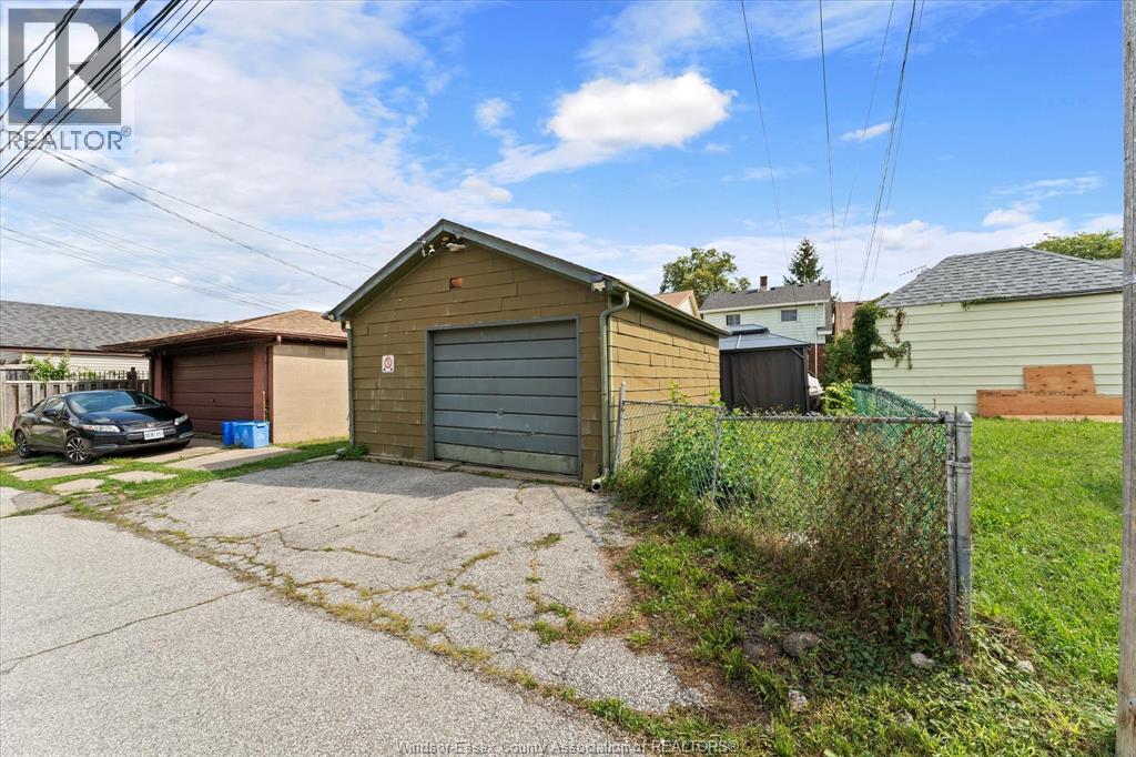 1481 Benjamin Avenue, Windsor, Ontario  N8X 4N2 - Photo 30 - 26020441