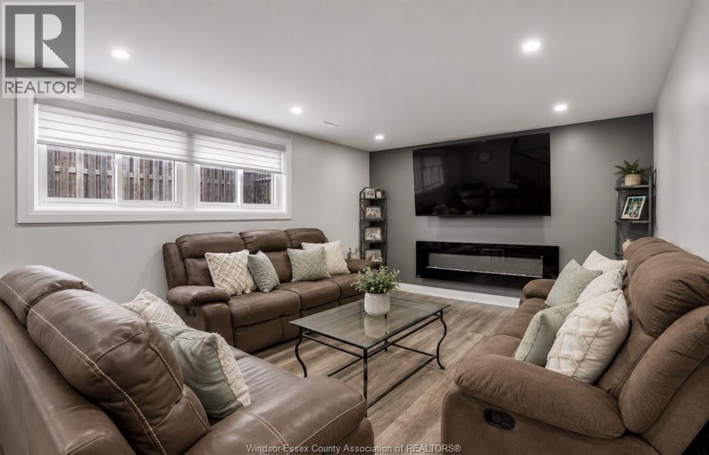 9335 Esplanade, Windsor, Ontario  N8R 1J3 - Photo 9 - 26020099