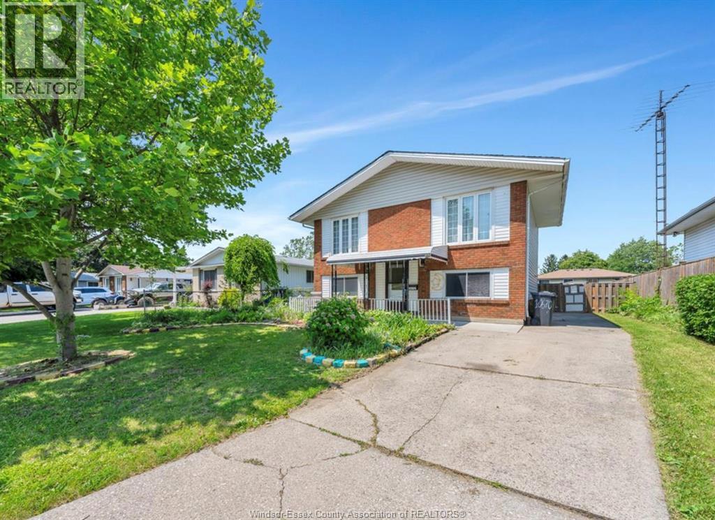 10670 LAMBETH ROAD, Windsor, Ontario