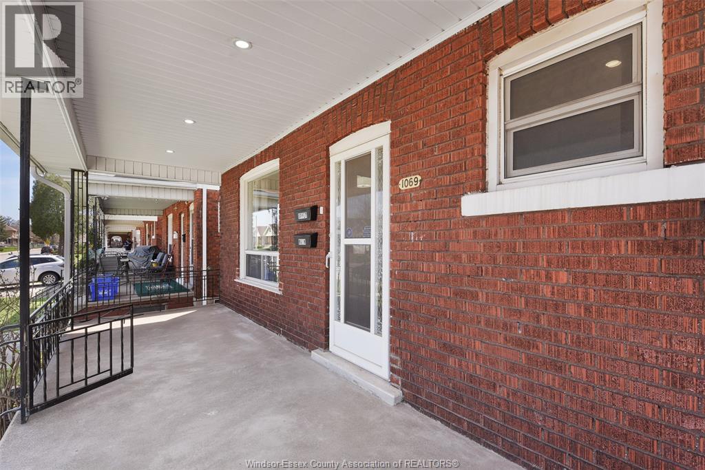 1069 Marentette Avenue Unit# Upper, Windsor, Ontario  N9A 2A4 - Photo 4 - 26019941
