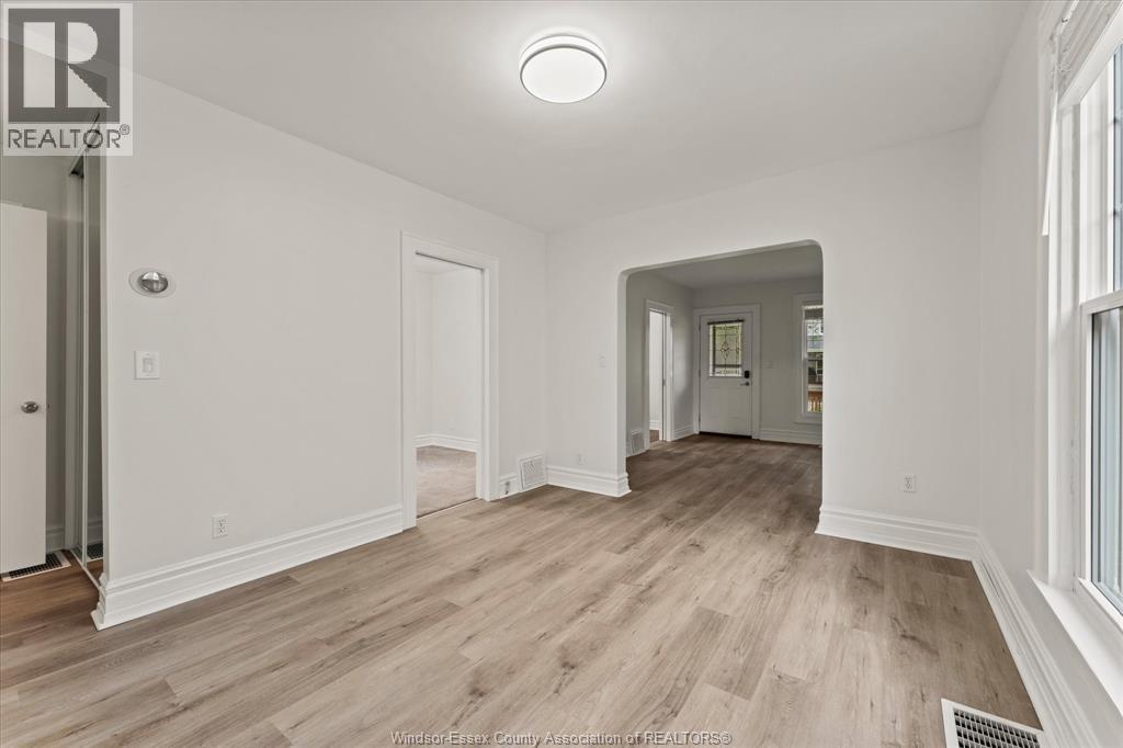 1215 Lincoln Road, Windsor, Ontario  N8Y 2H9 - Photo 9 - 26020399