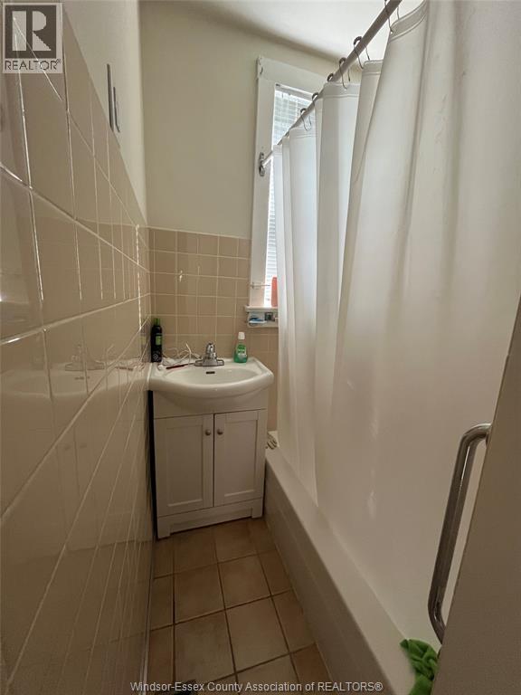 183 Elm Unit# Front Unit, Windsor, Ontario  N9A 5G9 - Photo 9 - 26020476