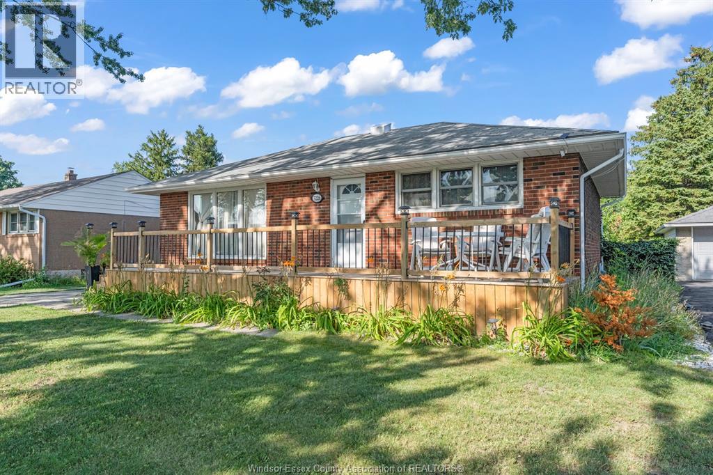 3226 Woodlawn Avenue, Windsor, Ontario  N8W 2J2 - Photo 1 - 26020494