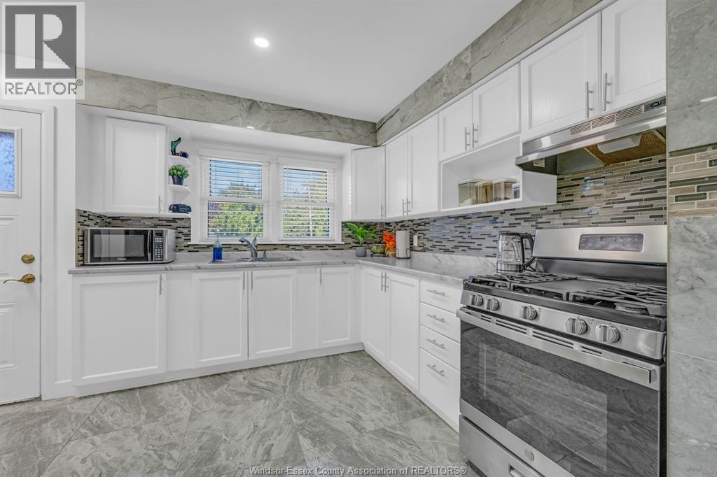 3226 Woodlawn Avenue, Windsor, Ontario  N8W 2J2 - Photo 9 - 26020494
