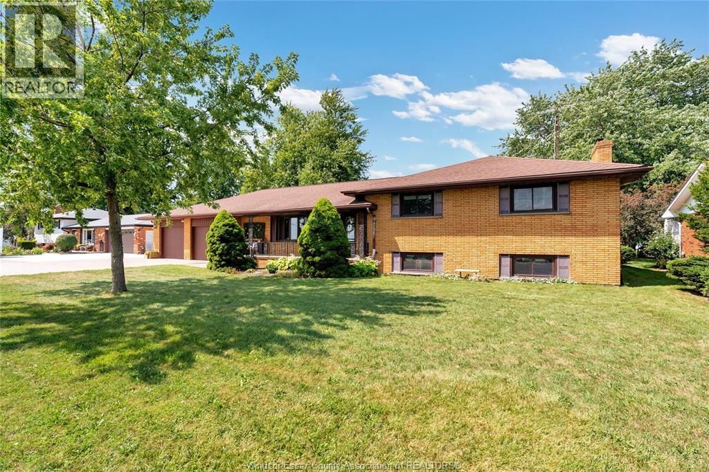 1233 County Rd 27, Lakeshore, Ontario  N8L 1B7 - Photo 1 - 26020508