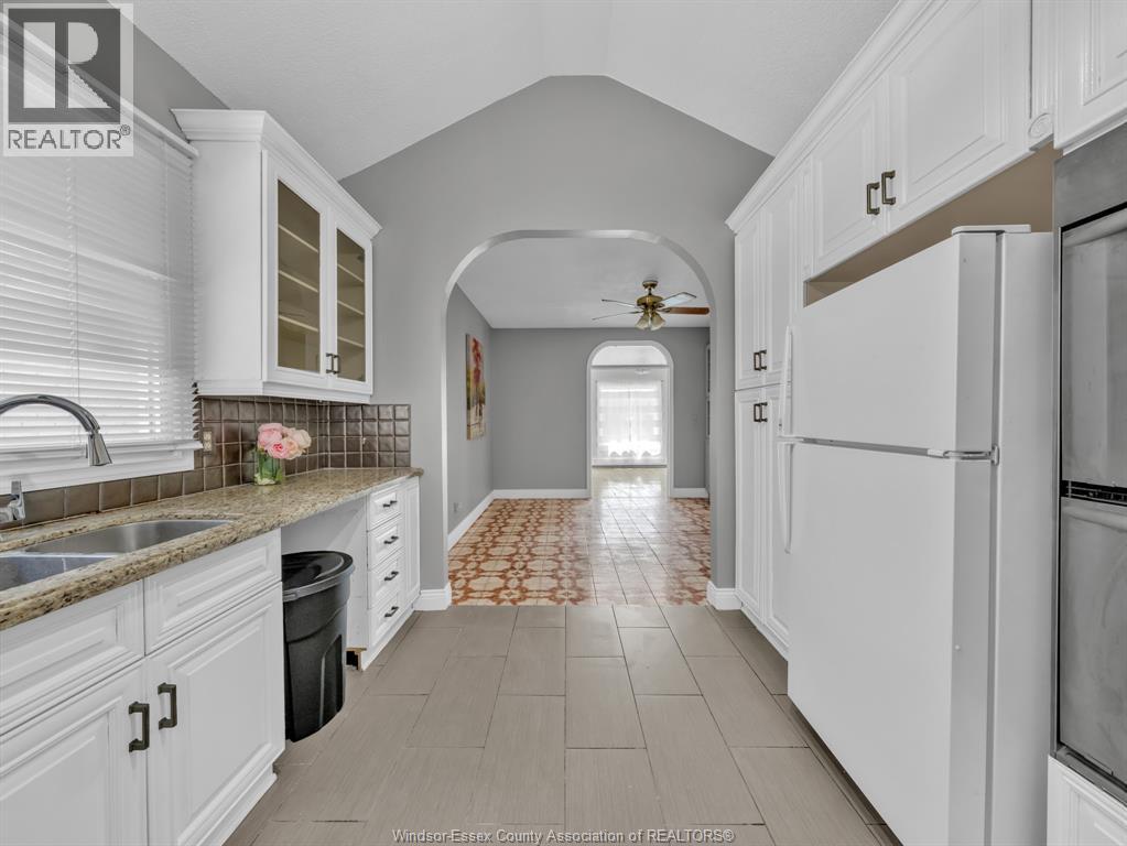 677 Marentette Unit# Upper, Windsor, Ontario  N9A 1Z3 - Photo 14 - 26020504