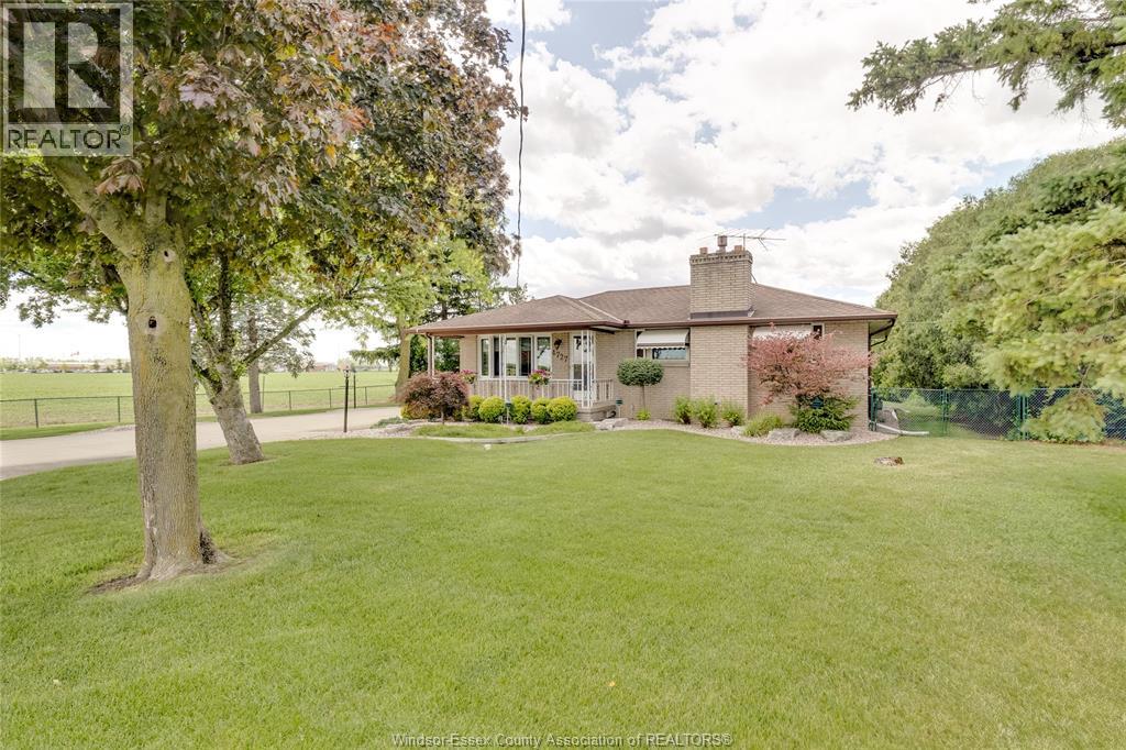 4727 8th Concession Road, Windsor, Ontario  N0R 1K0 - Photo 2 - 26020546