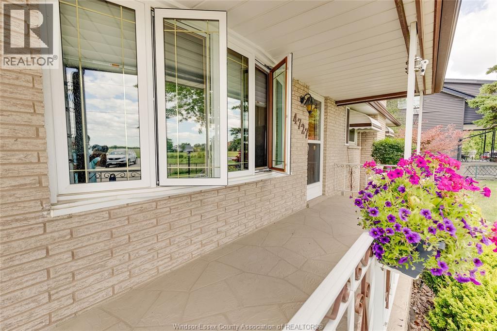4727 8th Concession Road, Windsor, Ontario  N0R 1K0 - Photo 5 - 26020546