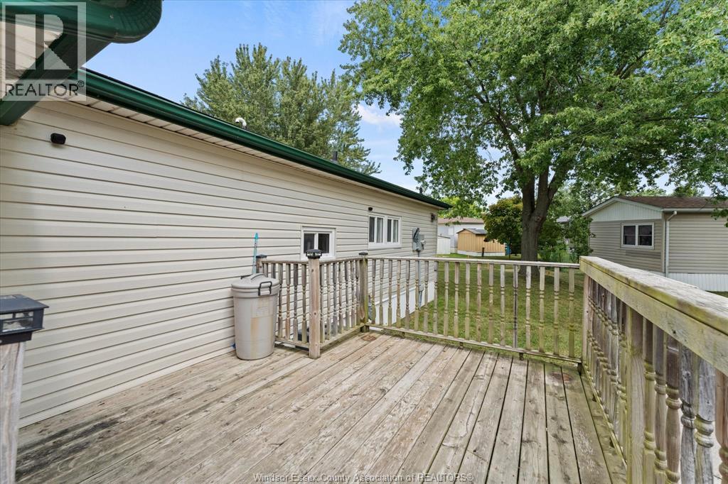 5 Oak Court, Mcgregor, Ontario  N0R 1J0 - Photo 3 - 26020554