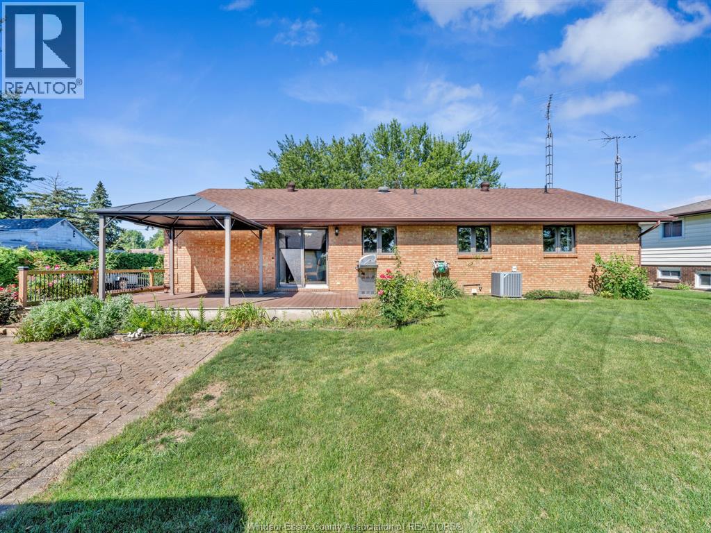 770 Maple Avenue, Stoney Point, Ontario  N0R 1N0 - Photo 1 - 26020560