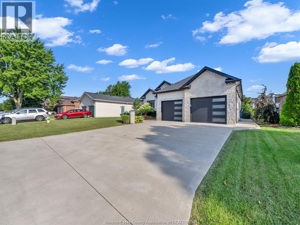 22 Shawnee Court, Leamington, Ontario  N8H 5A8 - Photo 4 - 26020567