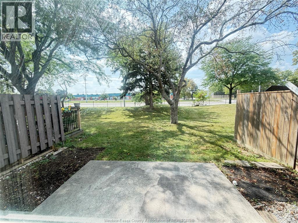 2763 Meadowbrook Lane Unit# 14, Windsor, Ontario  N8T 2Y6 - Photo 15 - 26020611