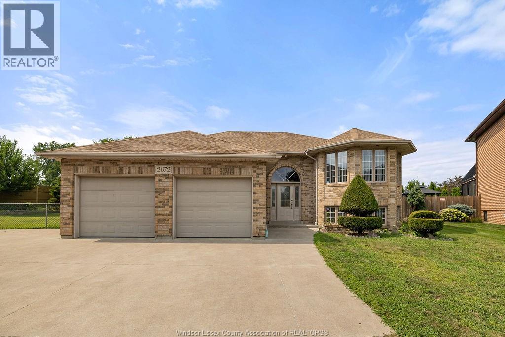2672 Fleming Court, Windsor, Ontario  N9E 4P1 - Photo 2 - 26020644