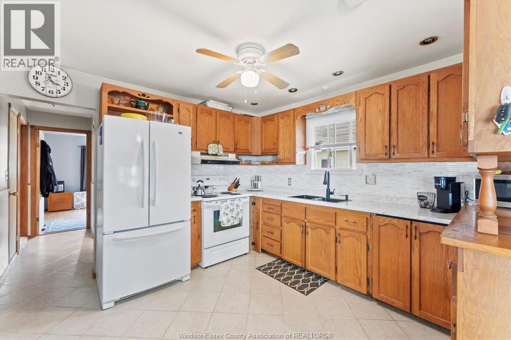 14 Cedar Crescent, Mcgregor, Ontario  N0R 1J0 - Photo 18 - 26020650