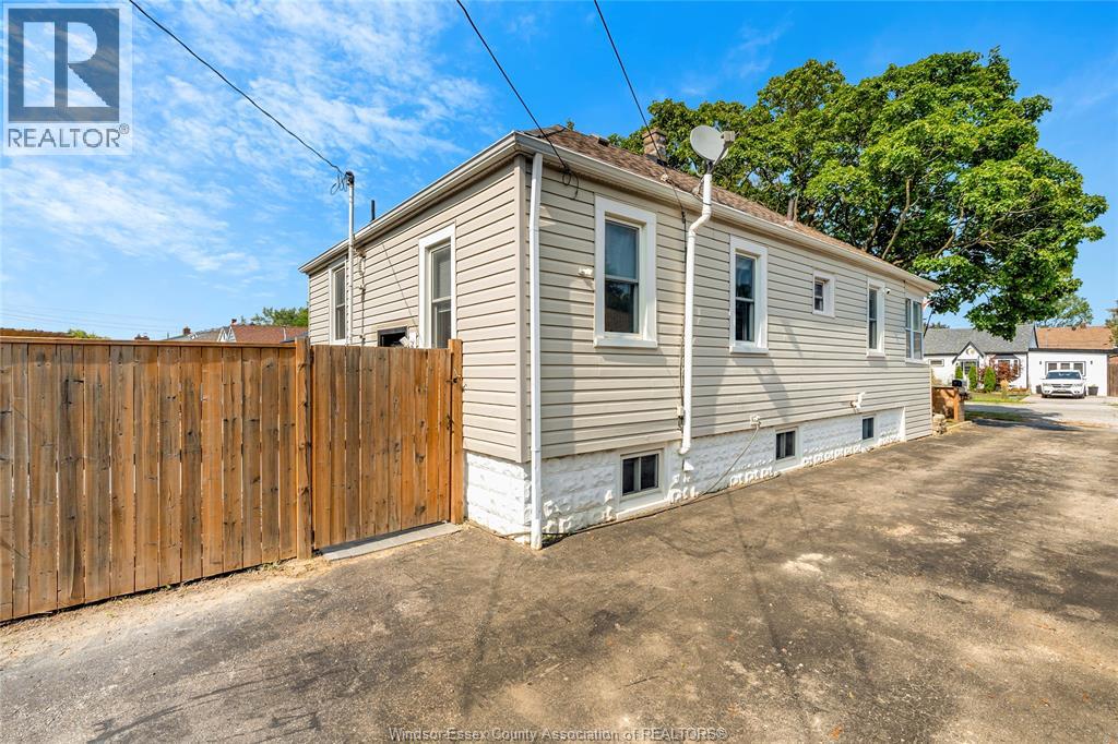 2329 Meighen Road, Windsor, Ontario  N8W 4B8 - Photo 39 - 26020607